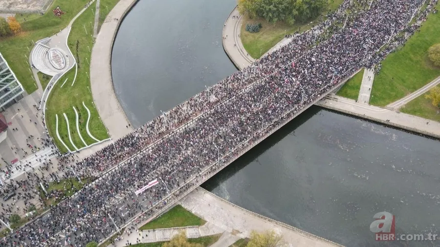 Lukaşenko'ya verilen istifa süresi doldu! Belarus sokakları yeniden karıştı 16