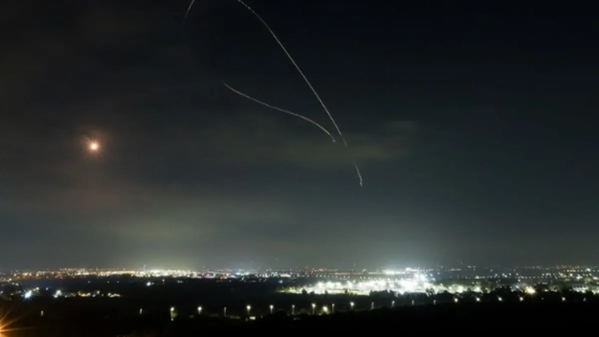 İran füzeleri ateşledi Tel Aviv'de alarm: Sirenler çaldı