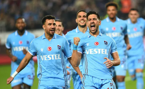 yurt-disindaki-en-iyi-yunan-futbolcu-trabzonsporun-yildizi-bakasetas-secildi-1670917653588.jpg Yurt dışındaki en iyi Yunan futbolcu Trabzonspor'un yıldızı Bakasetas seçildi - 2