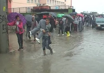 Edirne'de bazı okullar tatil edildi