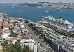 İstanbul'da 19 Mayıs coşkusu: Beyoğlu Türk bayraklarıyla donatıldı