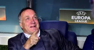 Dick Advocaat imkansızı istiyor