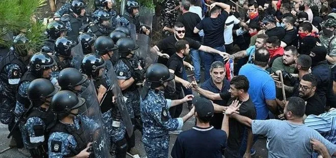 Ermeniler ateşle oynuyor: Güvenlik güçlerine saldırdılar! Azerbaycan Büyükelçiliği yakınında çirkin provokasyon