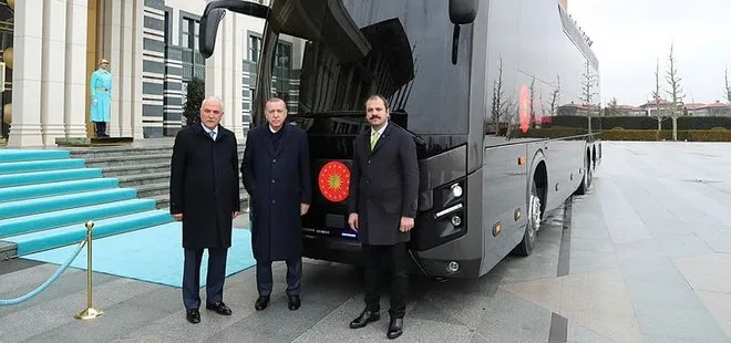 Başkan Erdoğan, Cumhurbaşkanlığına hediye edilen otobüsü inceledi