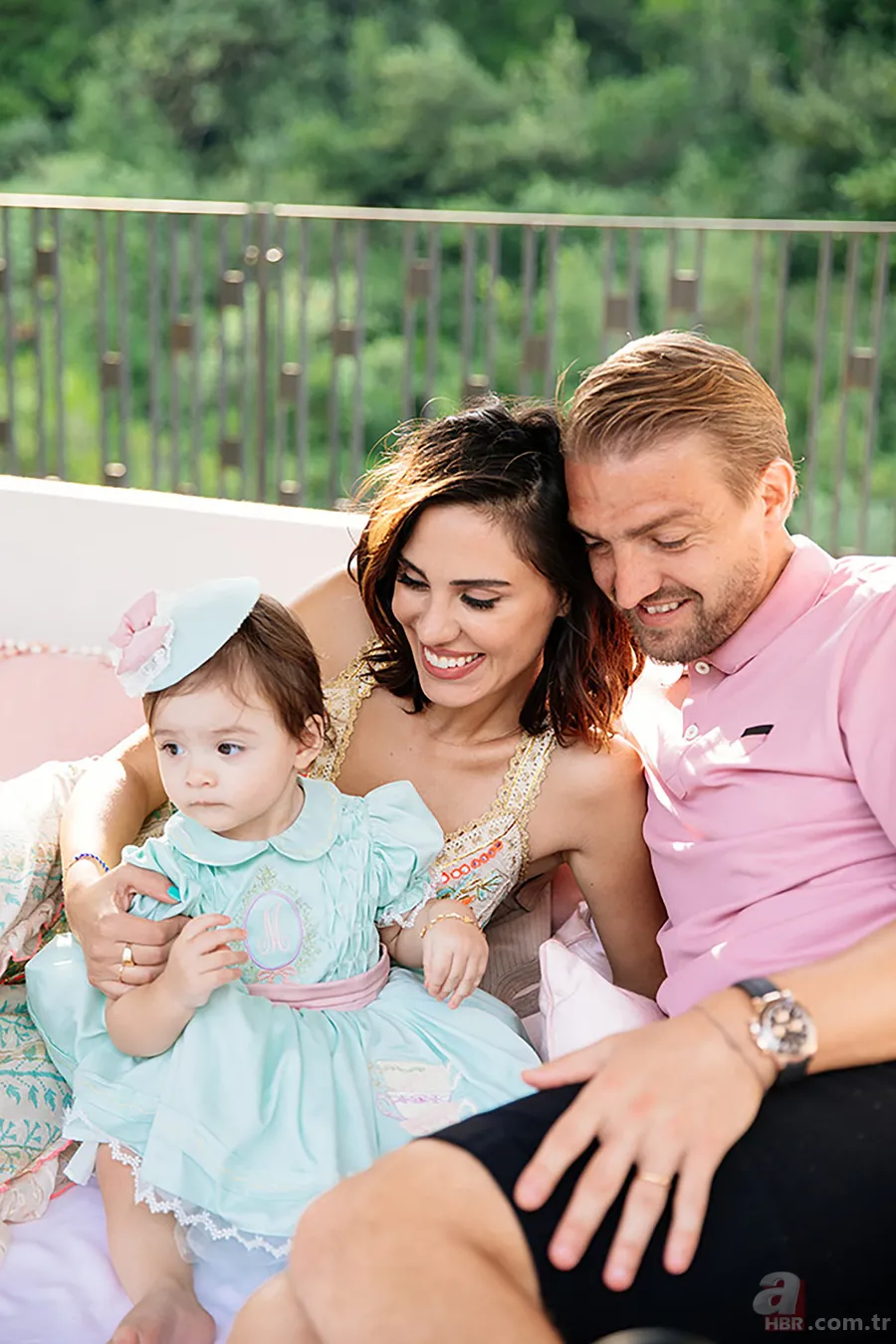 Caner Erkin ve Şükran Ovalı’dan sevgi dolu kare! Görenler hayran kaldı 2