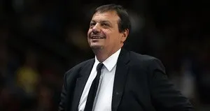 Ergin Ataman hastaneye kaldırıldı!