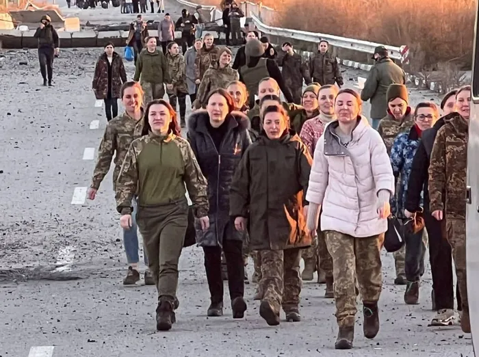 ukrayna-devlet-baskanlik-ofisi-baskani-andriy-yermak-esir-takasiyla-108-kadin-serbest-birakildi-1666032089682.jpg Ukrayna Devlet Başkanlık Ofisi Başkanı Andriy Yermak: Esir takasıyla 108 kadın serbest bırakıldı - 1