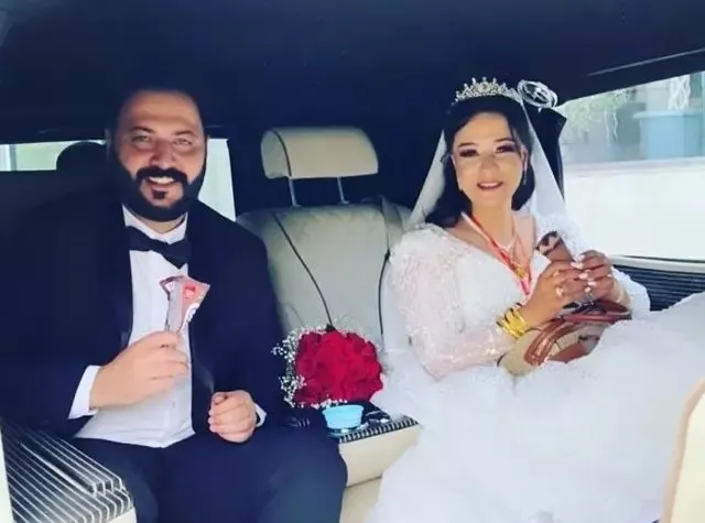 Caner Toygar evlendi düğüne Esra Erol ve Ali Özbir damga vurdu! Taktığı takı olay oldu
