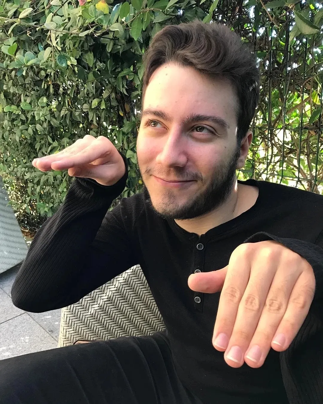 Uyuşturucu soruşturmasında yeni gelişme! Fenomen Enes Batur'a havalimanında gözaltı