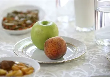 Çocuklara ve gençlere Ramazan için sağlıklı beslenme önerileri