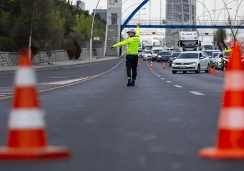 Ankara'da yarın trafiğe çıkacaklar dikkat! Bu yollar trafiğe kapatılacak
