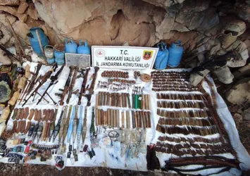 PKK'ya Hakkari'de operasyon! Hepsi ele geçirildi