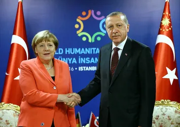 Başkan Erdoğan, Merkel ile görüştü