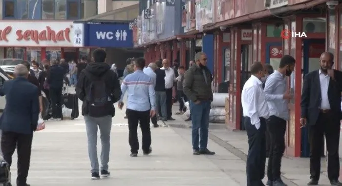 Seyahat kısıtlamasının kalkmasıyla 15 Temmuz Demokrasi Otogarı’nda yoğunluk! Havadan görüntülendi