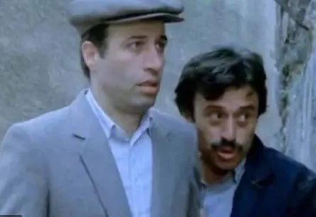 sevket-altugun-son-hali-gorenleri-sasirtti-sogun-sevket-datcada-bir-berberde-goruntulendi-hababam-sinifi-tokat-1664655025781.jpg Şevket Altuğ'un son hali görenleri şaşırttı! Şogun Şevket Datça'da bir berberde görüntülendi! Hababam Sınıfı Tokatçı ve Gülen Gözler'in efsanesi... - 8