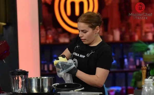 masterchef-turkiyede-dokunulmazligi-hangi-takim-kazandi-eleme-adaylari-belli-oldu-mu-iste-merak-edilen-isimler-1667635355468.jpg Eleme adayları belli oldu mu? İşte, merak edilen isimler.. MasterChef Türkiye'de dokunulmazlığı hangi takım kazandı? - 3