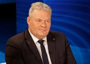 İzlanda Başbakanı Johannsson istifa etti