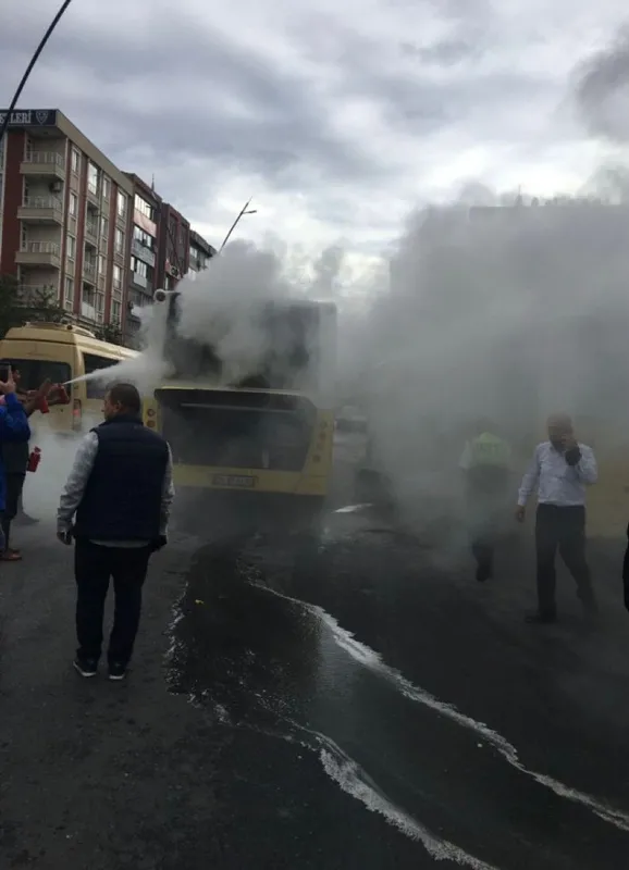 Bu kez adres Gaziosmanpaşa! İETT otobüsünde yangın çıktı
