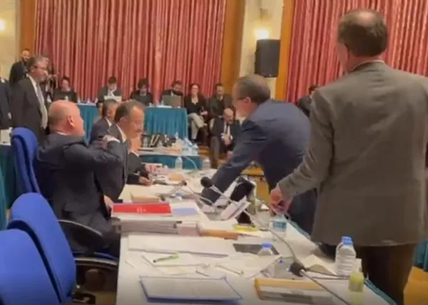 bakan-soyludan-tipli-sik-ile-hdpli-turana-yaylim-atesi-otur-asagiya-terorist-bozuntusu-1668796318311.jpg Bakan Soylu'dan TİP'li Şık ile HDP'li Turan'a yaylım ateşi: Otur aşağıya terörist bozuntusu - 5