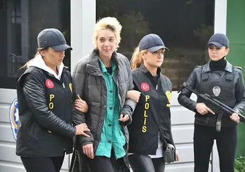 Beşiktaş'ta başörtülü kadına saldıran kişi hakkında hapis cezası istedi