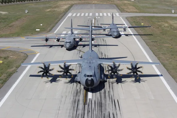 Milli Savunma Bakanı Hulusi Akar: Sudan’dan Türk vatandaşlarının tahliyesi için 5 nakliye uçağı görevlendirildi