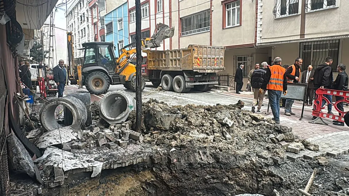 Son dakika | İSKİ ekipleri çalışma sırasında doğal gaz borusunu patlattı