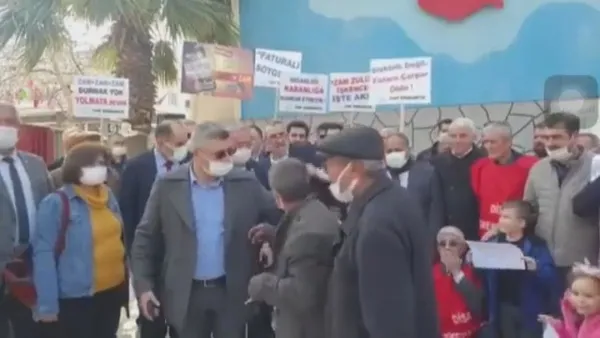skandalin-adresi-osmaniye-chpli-baha-unlu-yanina-gelen-engelli-vatandasi-kovdu-ya-sunu-alin-buradan-1645307214419.jpeg CHP'li vekil Baha Ünlü'den engelli vatandaş için skandal sözler: Ya şunu alın buradan - 2
