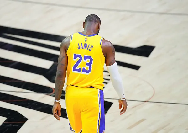 LeBron ilk kez böyle bir hüsran yaşadı! Lakers ilk turda elendi