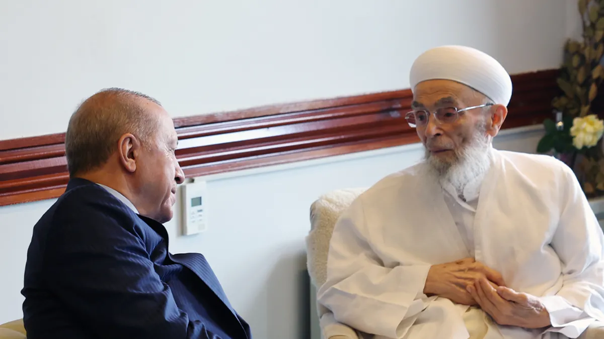 Başkan Erdoğan'dan Emir Buhari Tekkesi'ne ziyaret: Ali Kemal Hut ile bir araya geldi