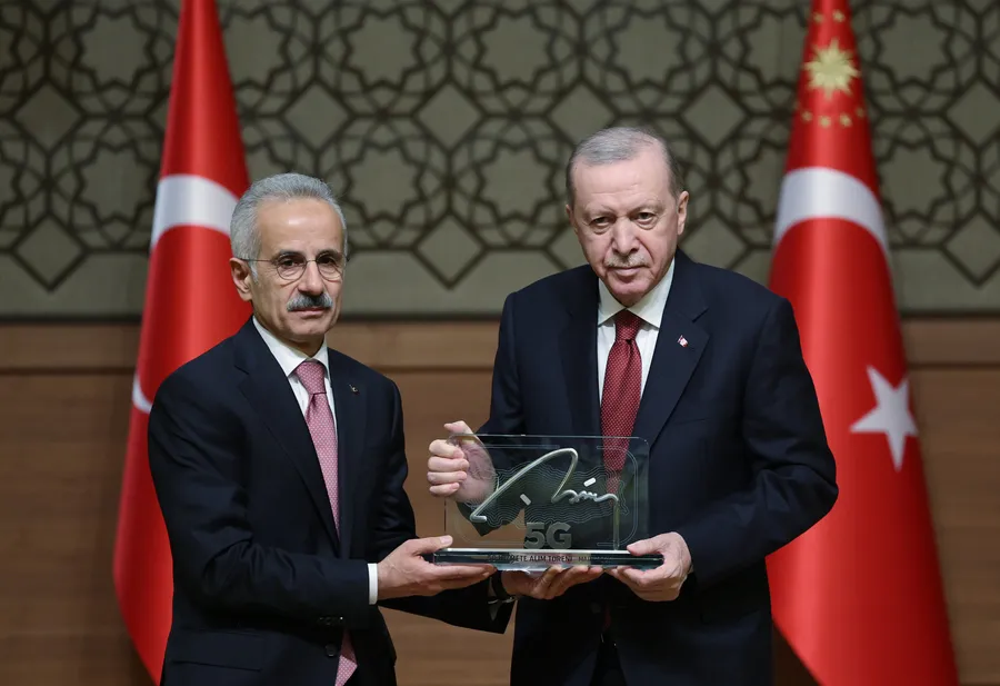 turkiye-5g-ile-bulustu-baskan-erdogan-iletisim-hizimiz-10-kat-artacak-1774967777406.jpg Fotoğraf (AA)