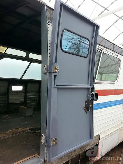 260 bin TL’ye aldığı okul otobüsüne 440 bin lira harcadı! 7 ayda öyle bir hale geldi ki… Son halini görünce sattığı aracı geri istedi 24