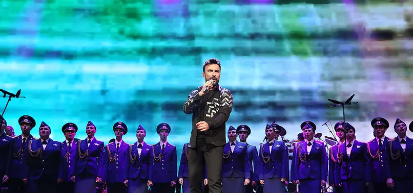 Tarkan ve Kızıl Ordu korosu