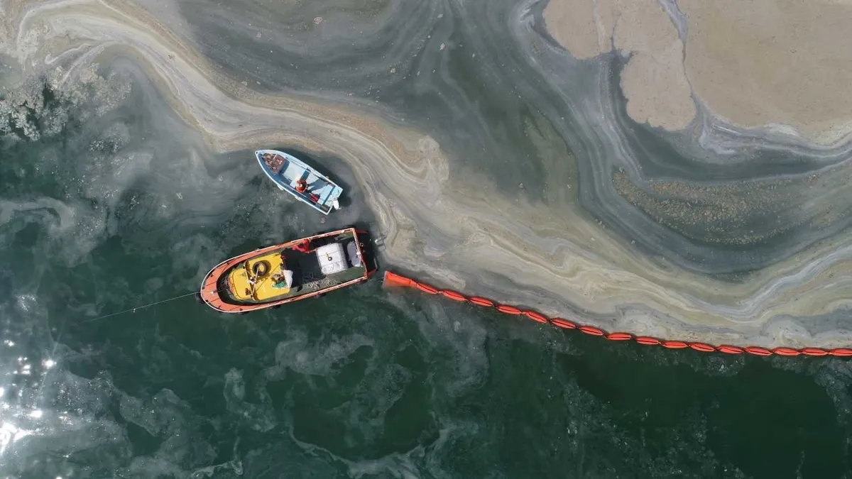 Marmara'da müsilajla kesintisiz mücadele! Çevre, Şehircilik ve İklim Değişikliği Bakanlığı denetimleri sürdürüyor