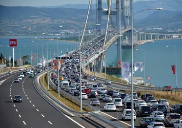 Osmangazi Köprüsü ve İstanbul-İzmir Otoyolu'ndan rekor! Muhalefetin algısı yine tutmadı | CHP'li Başarır karantinada araç saymıştı