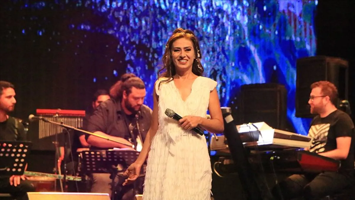 'Delikanlım'ın 30.yılı... Yıldız Tilbe stadyumda konser verecek!