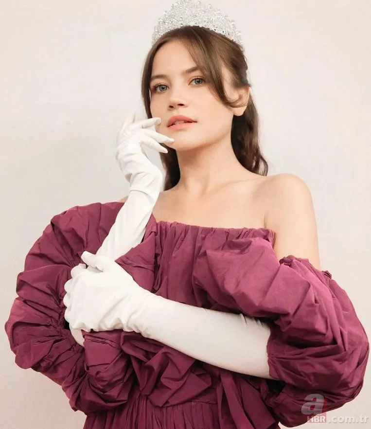 1. sırada Türk yıldız var! "Yaşayan En Güzel Kadınlar" listesi açıklandı 5