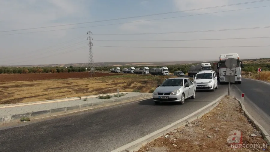 Sınır hattında büyük hareketlilik: TIR'lar yola çıktı 10