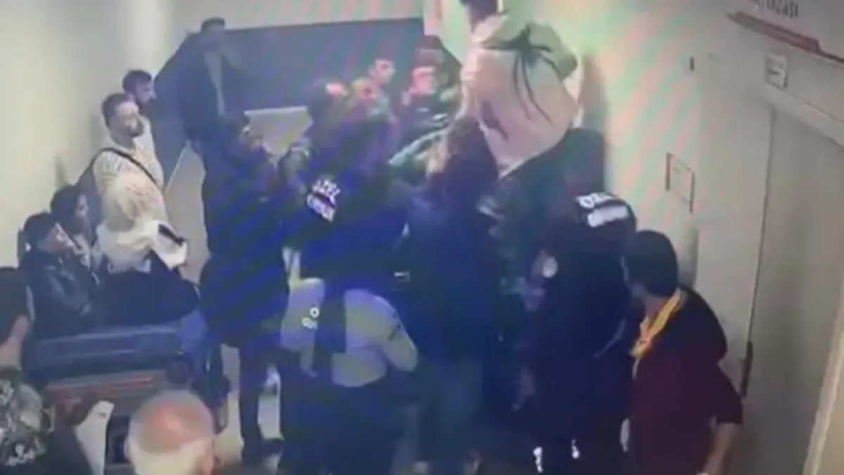 İstanbul'da doktora saldırı! Koridorda muayene etti diye tekme attı: O anlar kamerada