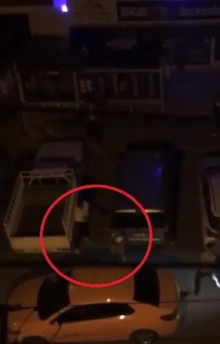 ankarada-korku-dolu-anlar-mahalleli-silah-seslerini-duyunca-cama-kostu-hapishaneden-cikti-arkadasi-vurdu-1656505362052.jpg Ankara’da korku dolu anlar! Mahalleli silah seslerini duyunca cama koştu: Hapishaneden çıktı, arkadaşı vurdu - 2
