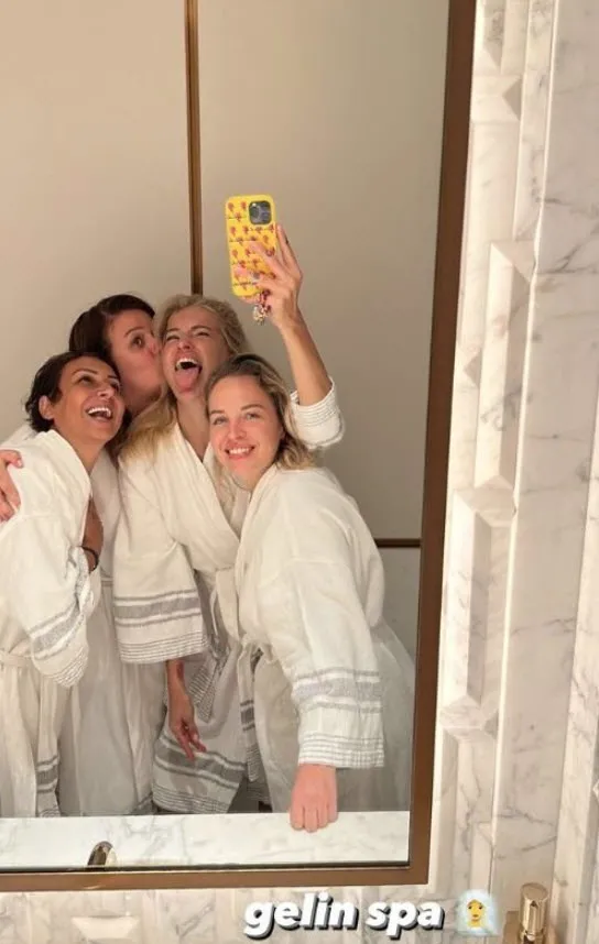 burcu-esmersoy-kutlamalara-basladi-dugun-oncesi-gelin-hamami-1692936431555.jpg Burcu Esmersoy kutlamalara başladı! Düğün öncesi gelin hamamı!