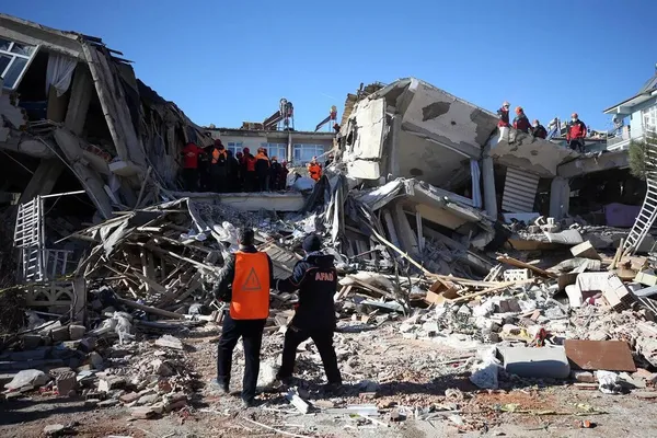 van-depremi-ne-zaman-oldu-van-depremi-kac-siddetindeydi-1697868006257.jpg Van depremi kaç şiddetindeydi? Van depremi ne zaman oldu? Tarihin en büyük depremlerinden biri... - 5