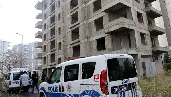 mavi-balina-kabusu-geri-mi-dondu-13-yasindaki-cocuk-okul-arkadasini-bicaklayarak-oldurdu-1702396678163.jpeg Mavi Balina kabusu geri mi döndü? 13 yaşındaki çocuk okul arkadaşını bıçaklayarak öldürdü - 2