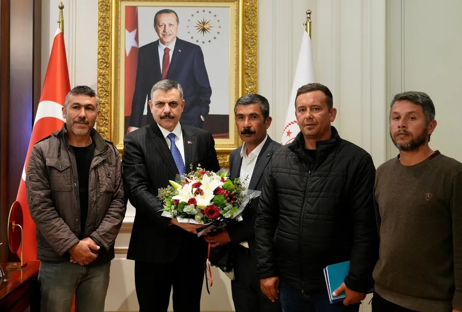 ankaradaki-maden-zirvesinden-uzlasi-cikti-96-milyon-lira-iscilerin-hesabina-yatirildi-1777399199727.jpeg (Foto: AA)