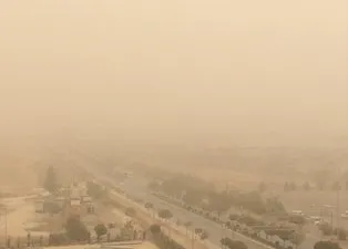 Güneydoğu Anadolu'da toz bulutu nedeniyle göz gözü görmüyor