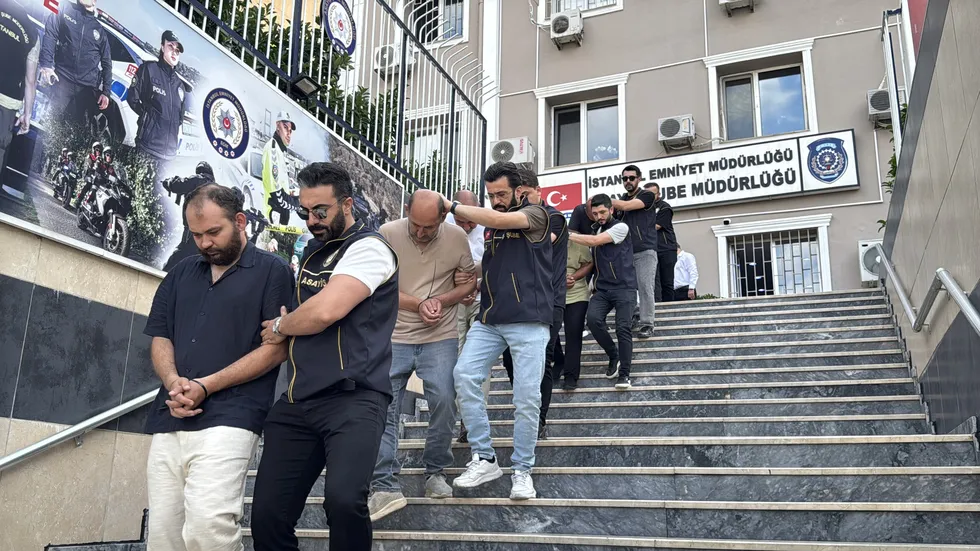 Yediemin otoparklarında 1,5 milyarlık vurgun iddiası: Yapay zekâyla sahte bilirkişi raporları hazırlayıp araçları ucuza almışlar - 4