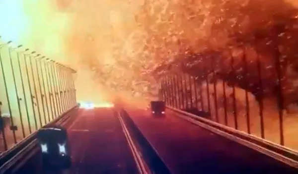 Kerç Köprüsü’nde petrol yüklü tanker patladı! Savaşın seyrini değiştirecek olay! Ukrayna’dan Putin’i kızdıracak sözler: Mutlu yıllar Başkan! Bu daha başlangıç