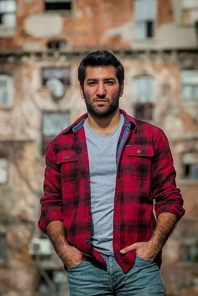 Kameraları görünce panikledi! Berkay Ateş kuralları hiçe saydı!