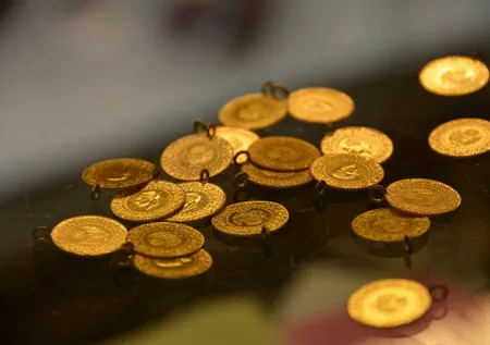 Altın fiyatlarında son dakika hareketliliği! 17 Kasım gram, çeyrek, tam altın fiyatları ne kadar, kaç lira?