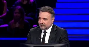 Dede Korkut Hikayelerinin ana konusu hangi Türk kavminin destansı hayatıdır?