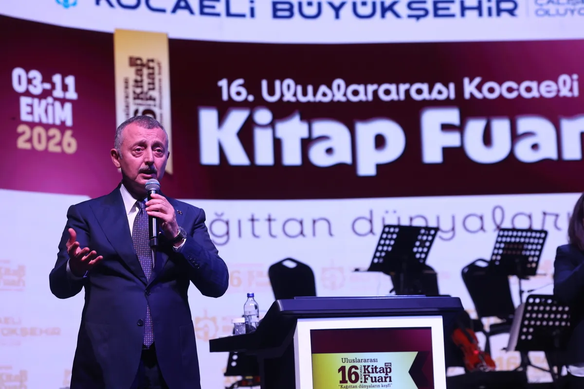 Ağaçlar kitap açtı, 16. Kocaeli Kitap Fuarı başladı! "Kültür ve sanatta standartları belirleyen şehir olacağız" - 4